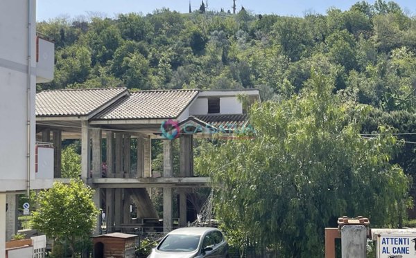 casa indipendente in vendita a Cappelle sul Tavo