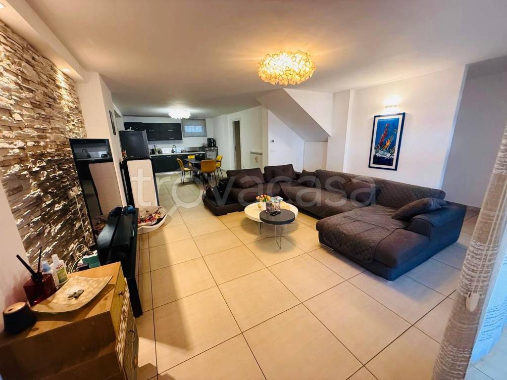 casa indipendente in vendita a Cappelle sul Tavo