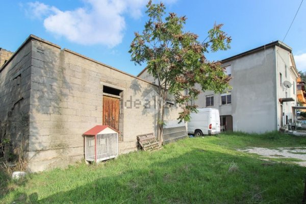 appartamento in vendita a Cappelle sul Tavo