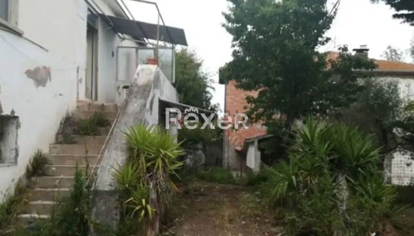 casale in vendita a Cappelle sul Tavo