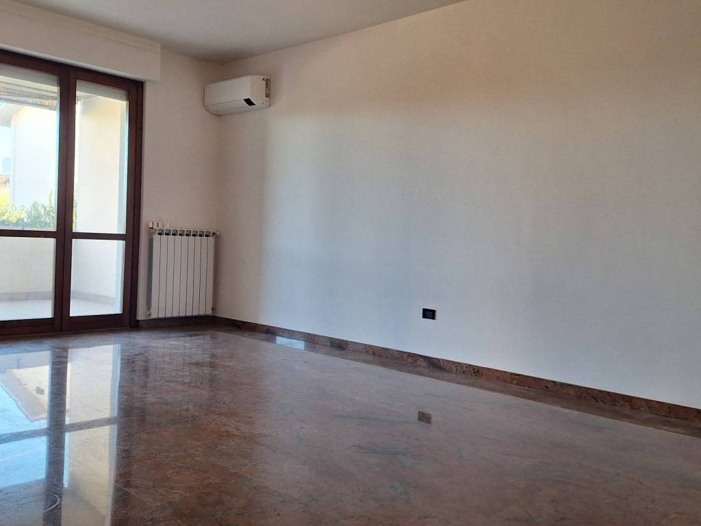 appartamento in vendita a Cappelle sul Tavo