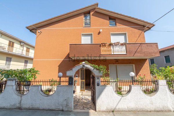 casa indipendente in vendita a Cappelle sul Tavo