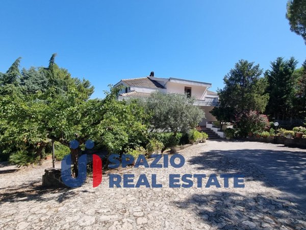 casa indipendente in vendita a Cappelle sul Tavo