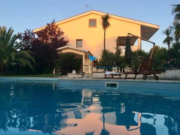 casa indipendente in vendita a Cappelle sul Tavo