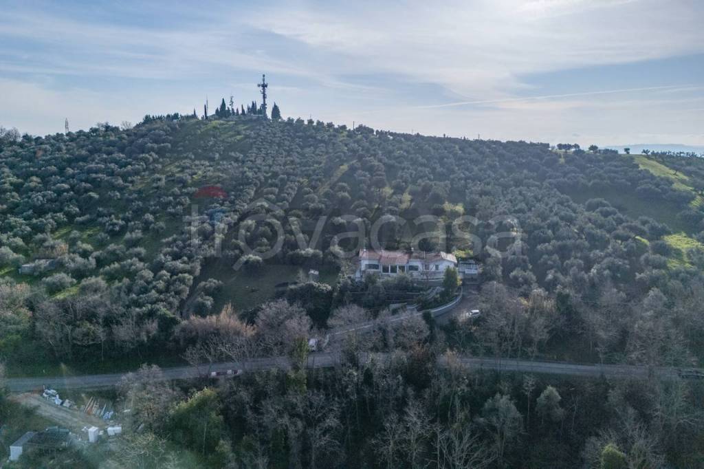 casa indipendente in vendita a Cappelle sul Tavo