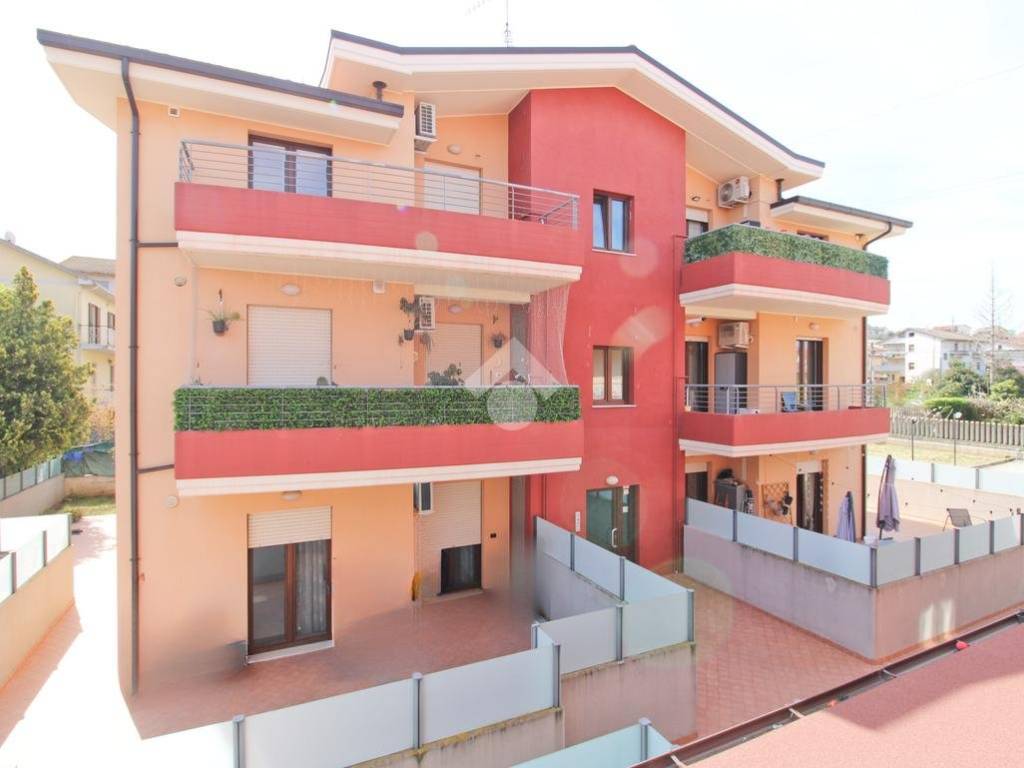 appartamento in vendita a Cappelle sul Tavo