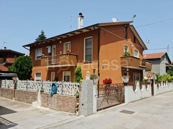 casa indipendente in vendita a Cappelle sul Tavo in zona Staffieri