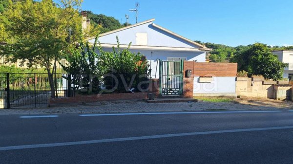 casa indipendente in vendita a Cappelle sul Tavo