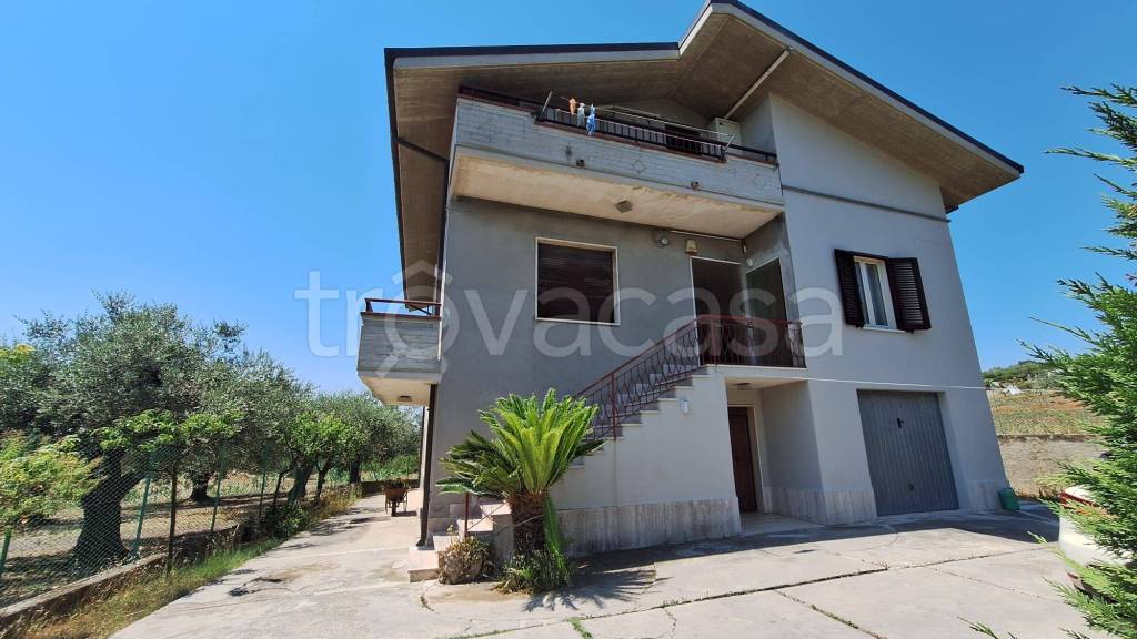 casa indipendente in vendita a Cappelle sul Tavo