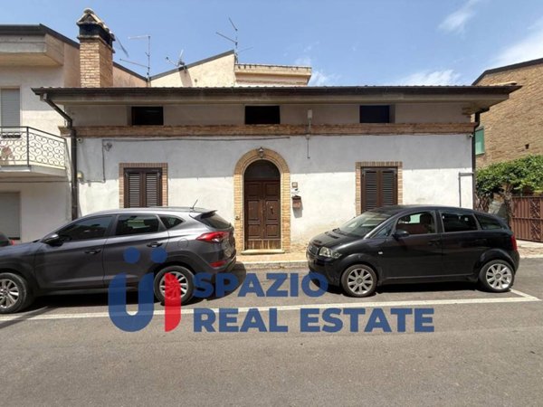 casa indipendente in vendita a Cappelle sul Tavo