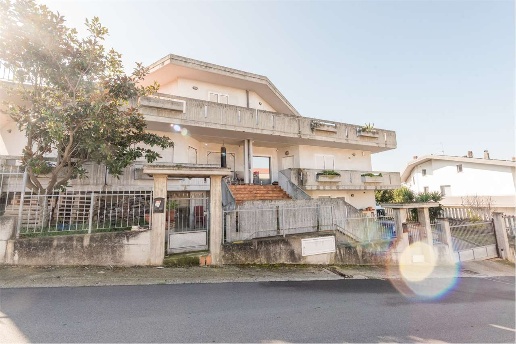 appartamento in vendita a Cappelle sul Tavo in zona Staffieri