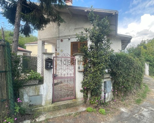 casa indipendente in vendita a Cappelle sul Tavo in zona Staffieri