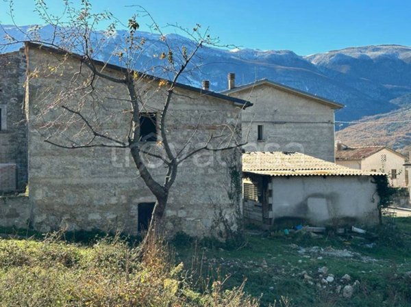 casa indipendente in vendita a Caramanico Terme in zona San Tommaso