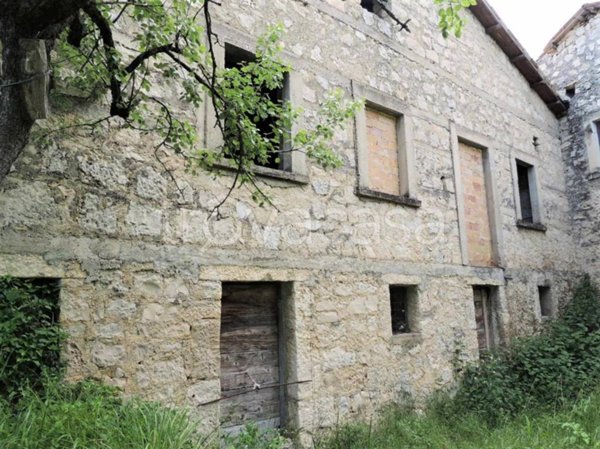 casa indipendente in vendita a Caramanico Terme