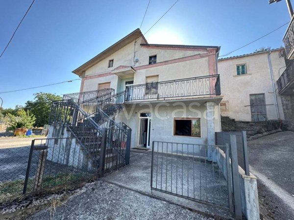 casa indipendente in vendita a Caramanico Terme in zona Sant'Elia