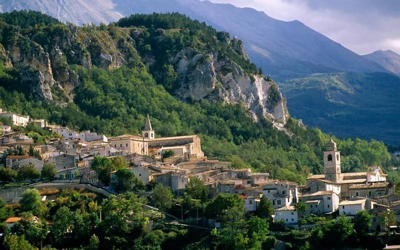 casa indipendente in vendita a Caramanico Terme