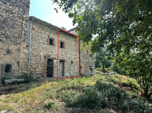 casa indipendente in vendita a Caramanico Terme