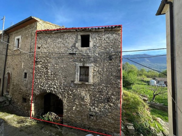casa indipendente in vendita a Caramanico Terme in zona San Tommaso