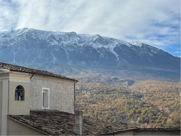 casa indipendente in vendita a Caramanico Terme