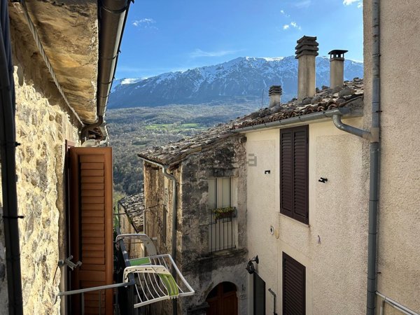 casa indipendente in vendita a Caramanico Terme