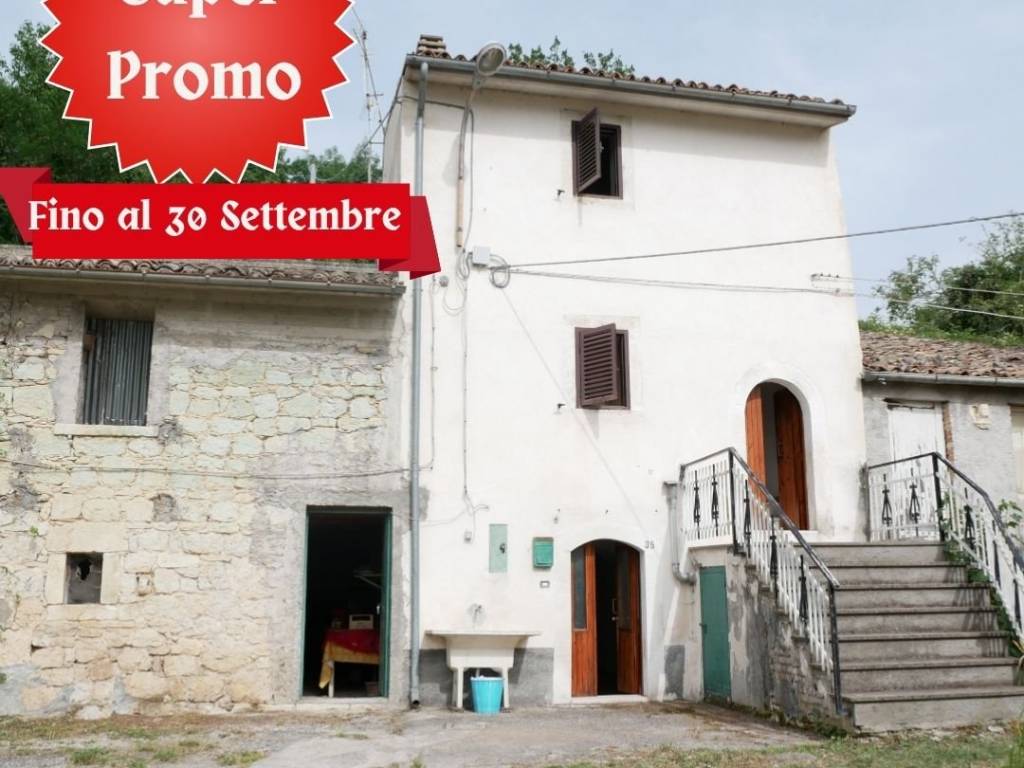 casa indipendente in vendita a Caramanico Terme in zona Santa Croce