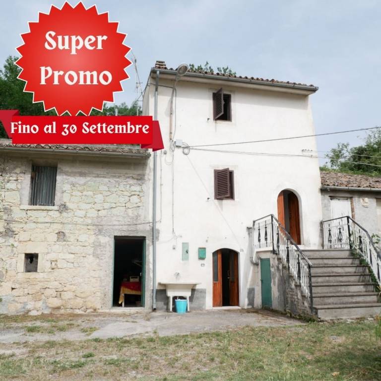 casa indipendente in vendita a Caramanico Terme in zona Santa Croce