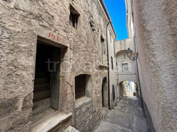 casa indipendente in vendita a Caramanico Terme