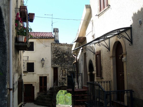 casa indipendente in vendita a Caramanico Terme