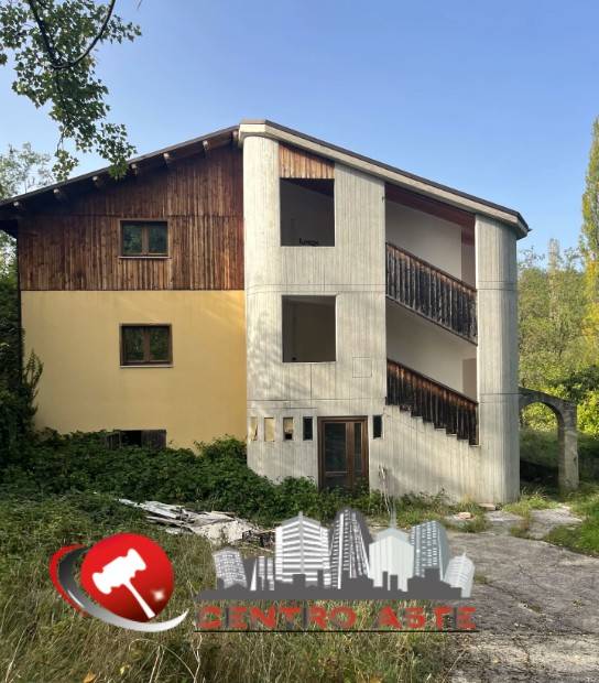 casa indipendente in vendita a Caramanico Terme in zona San Vittorino
