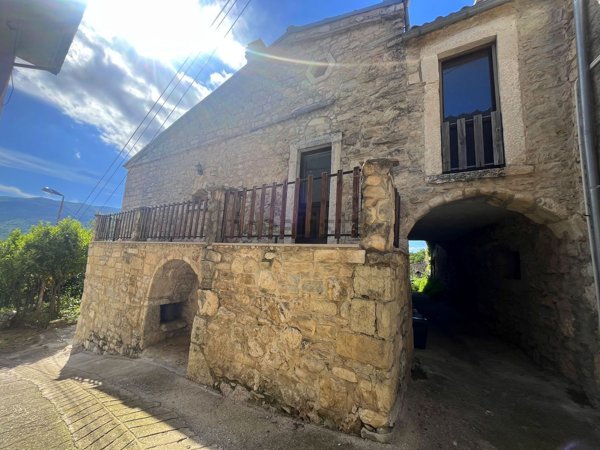 casa indipendente in vendita a Caramanico Terme