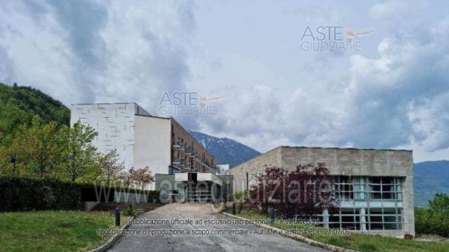 negozio in vendita a Caramanico Terme in zona Santa Croce