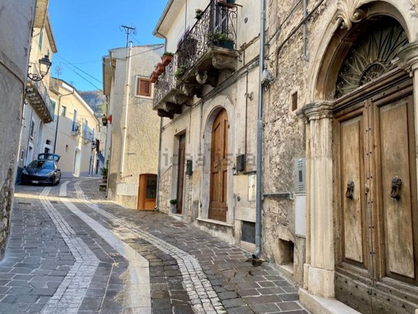 casa indipendente in vendita a Caramanico Terme