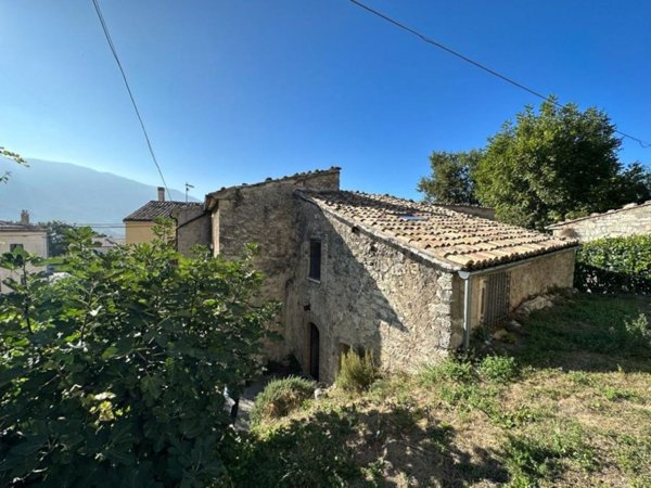 casa indipendente in vendita a Caramanico Terme