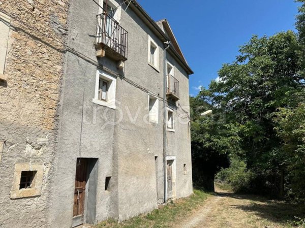 casa indipendente in vendita a Caramanico Terme