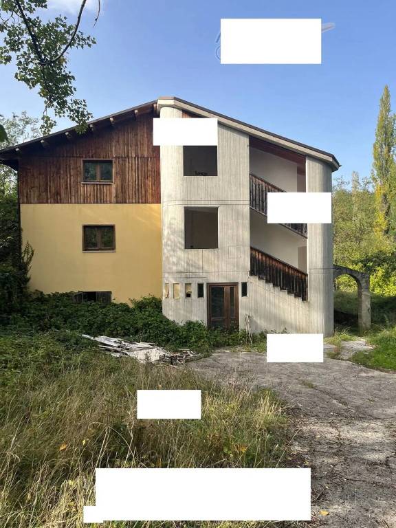 casa indipendente in vendita a Caramanico Terme