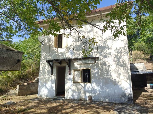 casa indipendente in vendita a Caramanico Terme