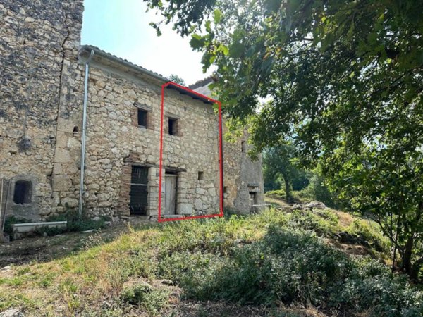 casa indipendente in vendita a Caramanico Terme