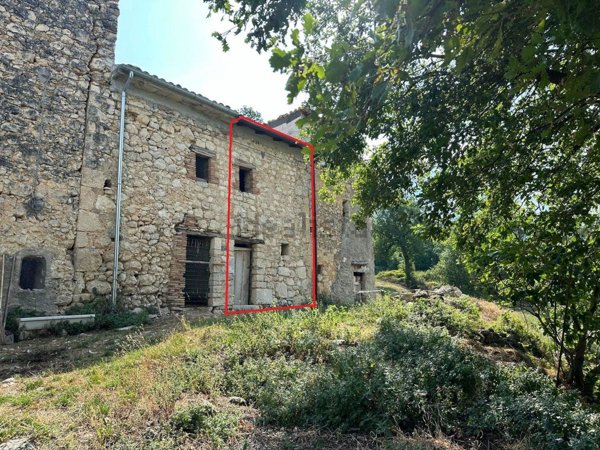 quadrivano in vendita a Caramanico Terme in zona San Tommaso