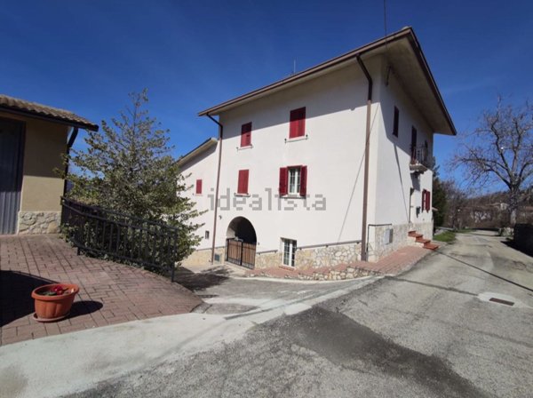 casa indipendente in vendita a Caramanico Terme in zona San Tommaso