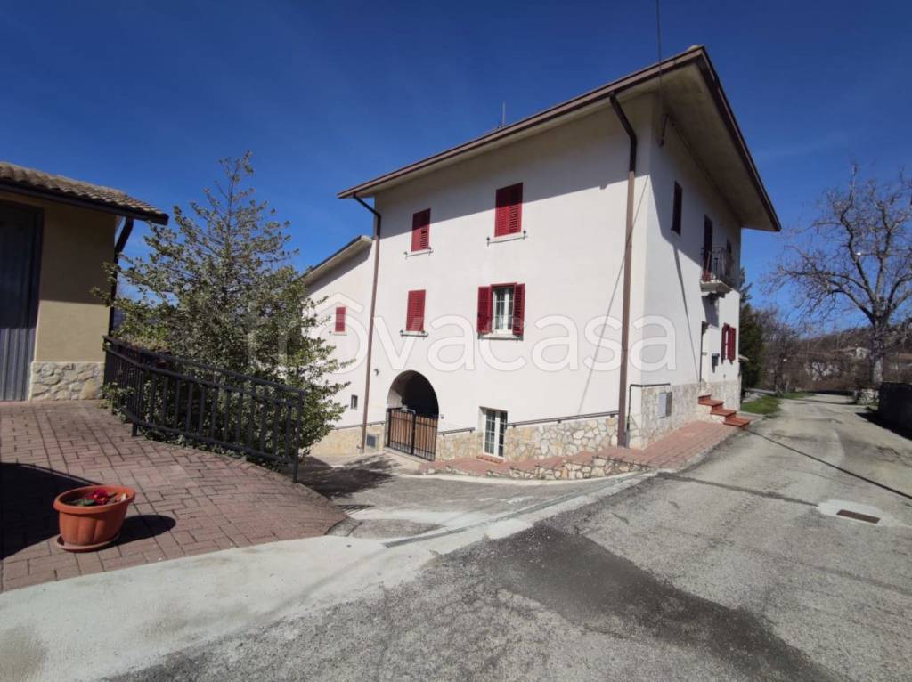 casa indipendente in vendita a Caramanico Terme in zona San Tommaso