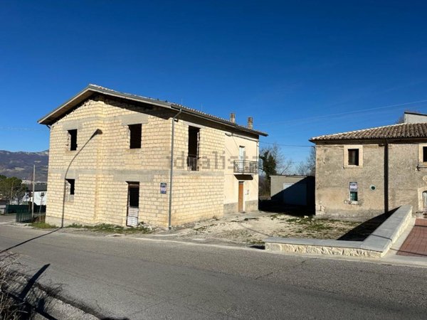 casa indipendente in vendita a Caramanico Terme in zona San Tommaso