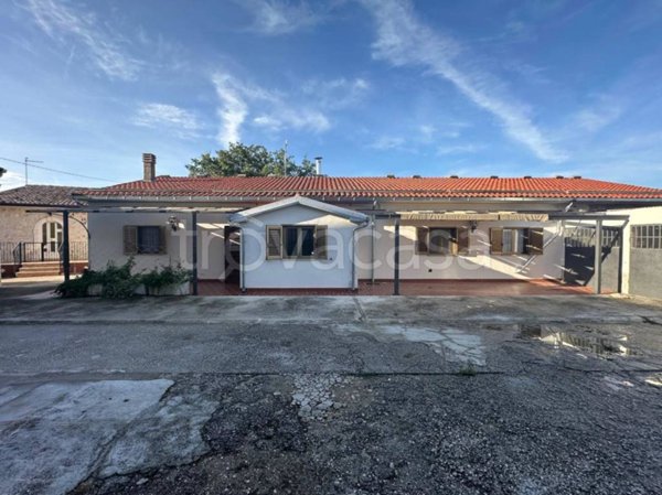 casa indipendente in vendita a Caramanico Terme in zona Sant'Elia