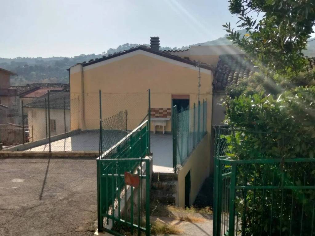 pentavano in vendita a Carpineto della Nora