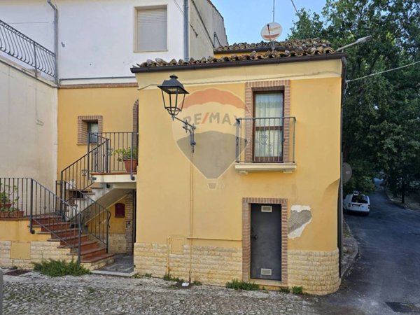 casa indipendente in vendita a Carpineto della Nora