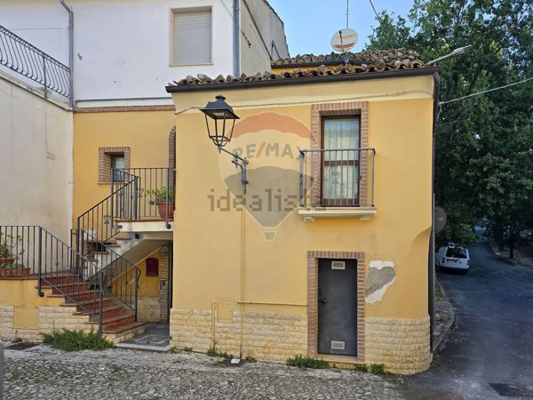 casa indipendente in vendita a Carpineto della Nora