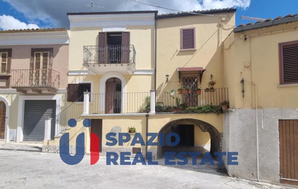 casa indipendente in vendita a Carpineto della Nora