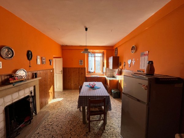 casa indipendente in vendita a Carpineto della Nora