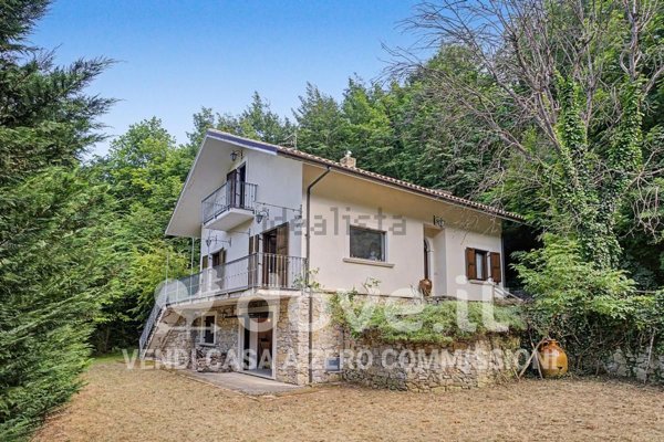 casa indipendente in vendita a Carpineto della Nora