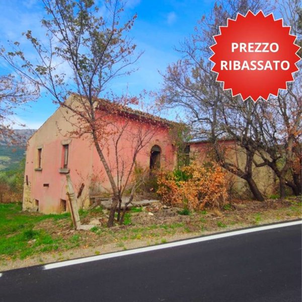 casa indipendente in vendita a Castiglione a Casauria