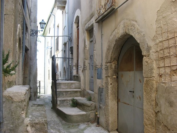 casa indipendente in vendita a Castiglione a Casauria